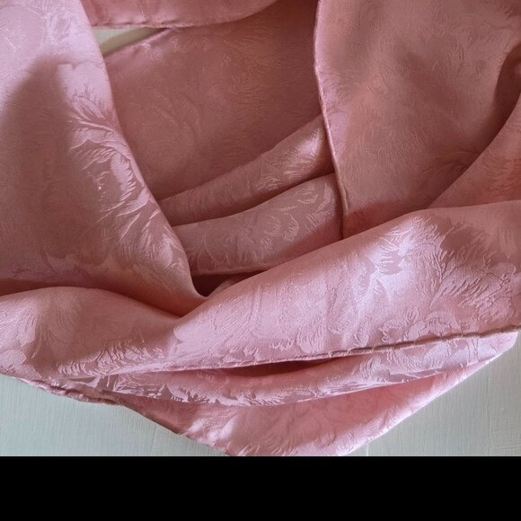 Pink Floral Damask Long Scarf, Never Used - Picture 3 of 6